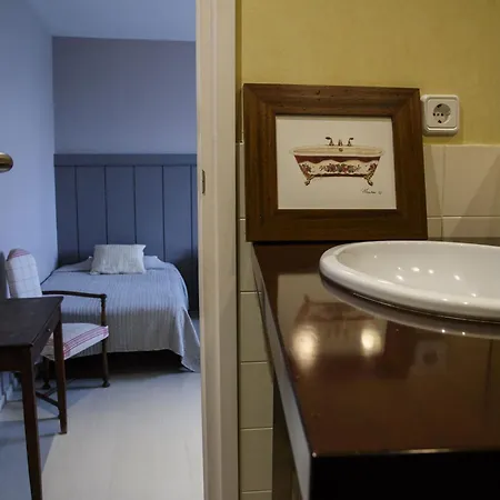 Anita's 3*